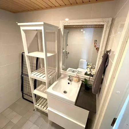 Naeppaerae Yksioe Saaristokaupungissa Apartmán