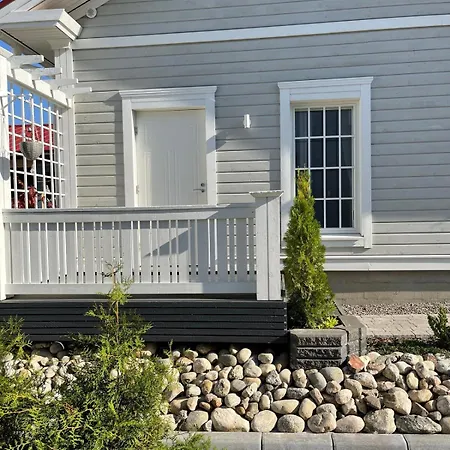 Apartment Naeppaerae Yksioe Saaristokaupungissa *